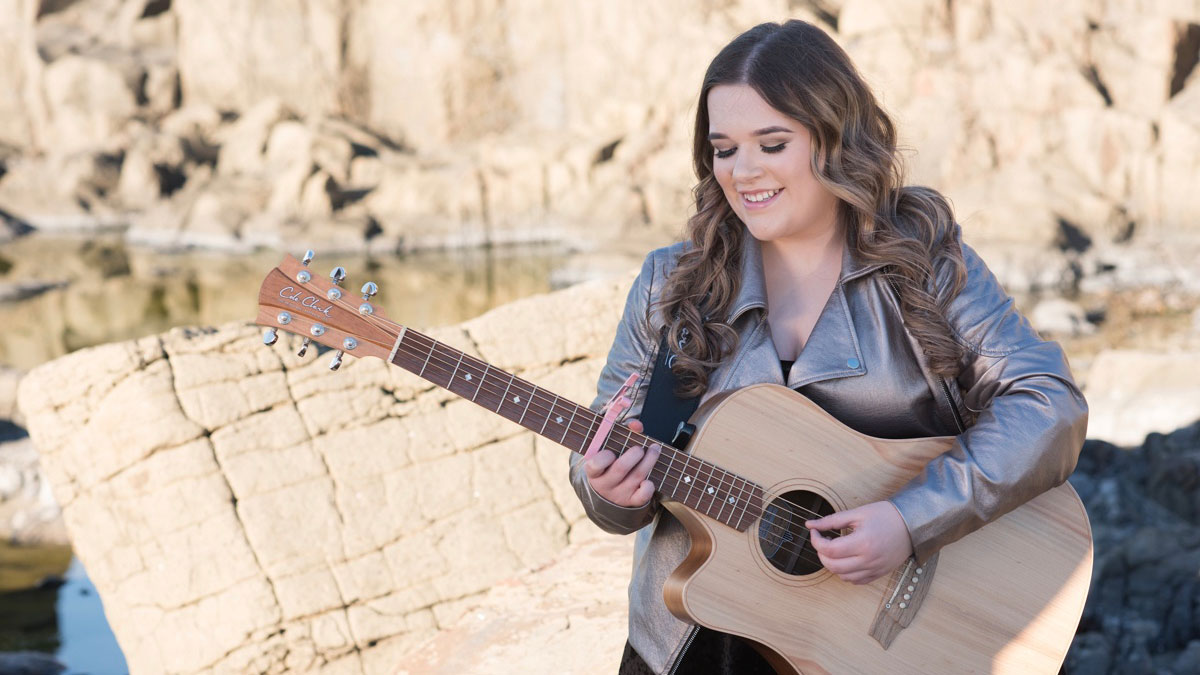 Live Music by Kayla Shea | The Garden Berry